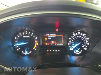 2016 Ford Fusion SE – miniatura 9