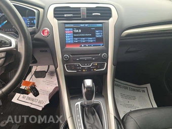 2016 Ford Fusion SE – miniatura 10