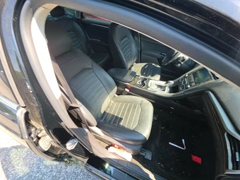 2016 Ford Fusion SE - miniatura 8