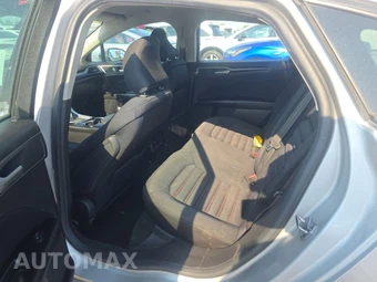 2016 Ford Fusion SE – miniatura 13