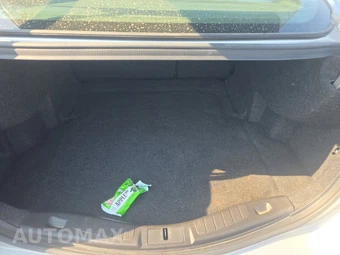 2016 Ford Fusion SE – miniatura 16