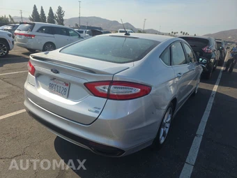 2016 Ford Fusion SE – miniatura 4