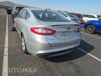 2016 Ford Fusion SE – miniatura 6