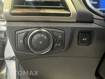 2016 Ford Fusion SE - miniatura 20