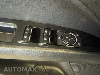 2016 Ford Fusion SE - miniatura 31