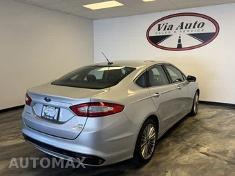 2016 Ford Fusion SE - miniatura 4