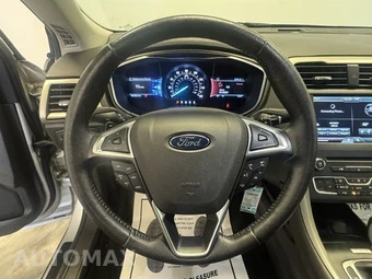 2016 Ford Fusion SE - miniatura 9