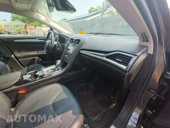 2016 Ford Fusion Titanium - miniatura 16