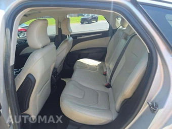 2016 Ford Fusion Titanium – miniatura 10