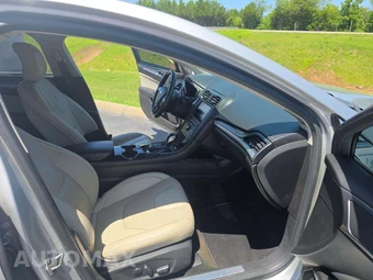 2016 Ford Fusion Titanium – miniatura 15
