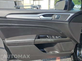 2016 Ford Fusion Titanium - miniatura 9