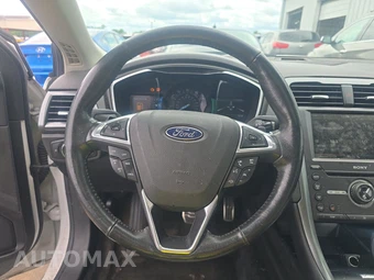 2016 Ford Fusion Titanium – miniatura 10