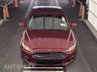 2016 Ford Fusion Titanium - miniatura 2