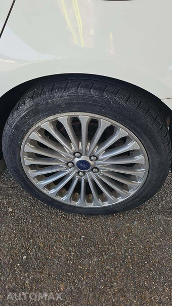 2016 Ford Fusion Titanium – miniatura 31