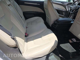 2016 Ford Fusion Titanium - miniatura 16