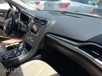 2016 Ford Fusion Titanium - miniatura 19