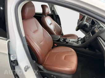 2016 Ford Fusion Titanium - miniatura 13