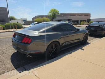 2016 Ford Mustang EcoBoost Coupe – miniatura 3
