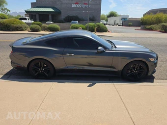 2016 Ford Mustang EcoBoost Coupe – miniatura 4