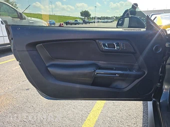 2016 Ford Mustang EcoBoost Coupe - miniatura 9