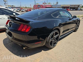 2016 Ford Mustang EcoBoost Coupe - miniatura 3