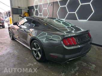 2016 Ford Mustang EcoBoost Coupe – miniatura 2