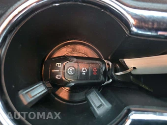 2016 Ford Mustang EcoBoost Coupe – miniatura 8