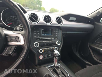 2016 Ford Mustang EcoBoost Coupe - miniatura 10