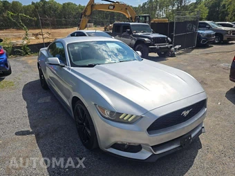 2016 Ford Mustang EcoBoost Premium Coupe – miniatura 4