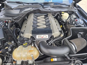 2016 Ford Mustang GT Coupe - miniatura 15