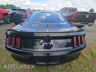 2016 Ford Mustang GT Coupe - miniatura 5