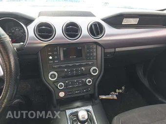 2016 Ford Mustang GT Coupe - miniatura 10