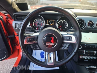 2016 Ford Mustang GT Premium Coupe - miniatura 10