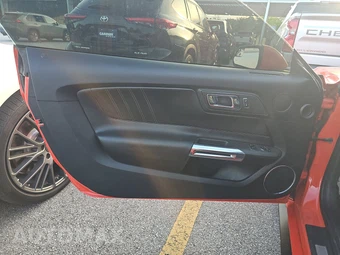 2016 Ford Mustang GT Premium Coupe - miniatura 9