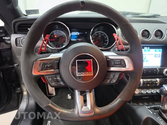 2016 Ford Mustang GT Premium Coupe - miniatura 10