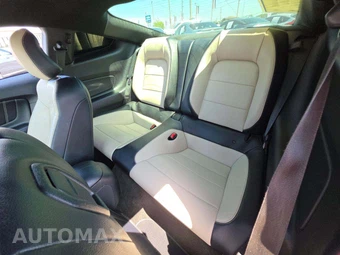 2016 Ford Mustang GT Premium Coupe - miniatura 10