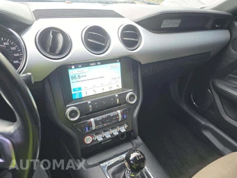 2016 Ford Mustang GT Premium Coupe - miniatura 10