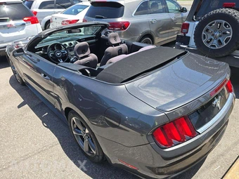 2016 Ford Mustang V6 Convertible – miniatura 2