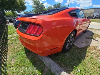 2016 Ford Mustang V6 Coupe – miniatura 3