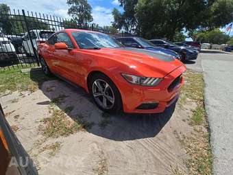 2016 Ford Mustang V6 Coupe – miniatura 4