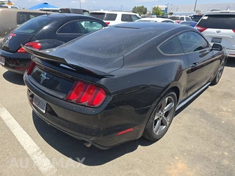 2016 Ford Mustang V6 Coupe - miniatura 4