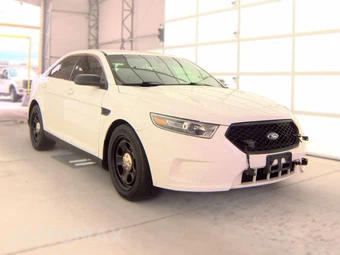 2016 Ford Police Interceptor Sedan – miniatura 3