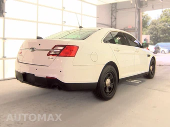 2016 Ford Police Interceptor Sedan – miniatura 4