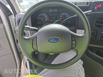 2016 Ford Super Duty E-350 Cutaway DRW 158.0" WB - miniatura 10