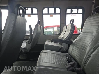 2016 Ford Super Duty E-350 Cutaway DRW 158.0" WB - miniatura 13