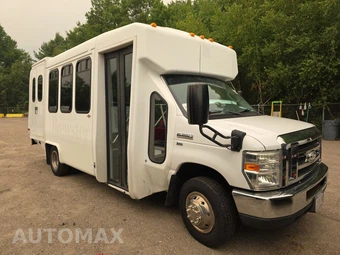 2016 Ford Super Duty E-350 Cutaway DRW 158.0" WB - miniatura 3