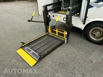 2016 Ford Super Duty E-350 Cutaway DRW - miniatura 15