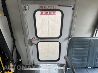 2016 Ford Super Duty E-350 Cutaway DRW - miniatura 38
