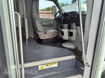 2016 Ford Super Duty E-350 Cutaway DRW - miniatura 14