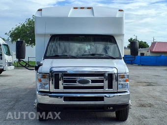 2016 Ford Super Duty E-350 Cutaway DRW - miniatura 8